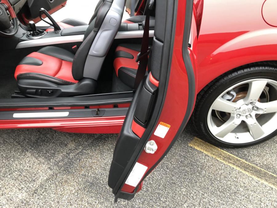 Детали экстерьера Mazda RX-8 2005 года  (фото 151 из 197)